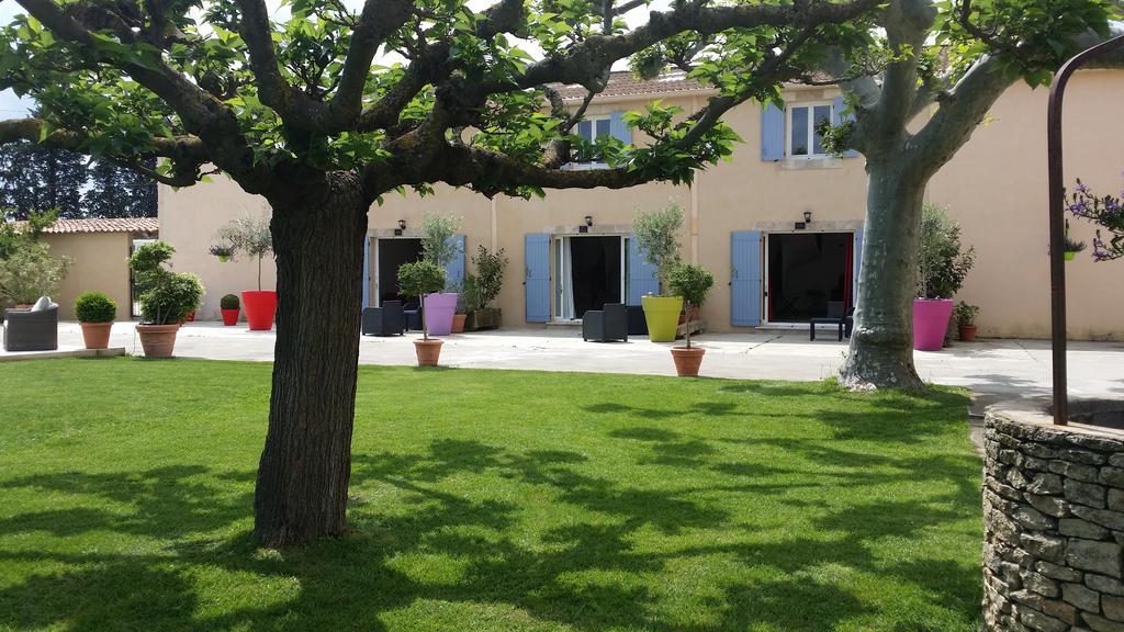 Mas Saint Julien Bed and Breakfast Cavaillon Exteriör bild