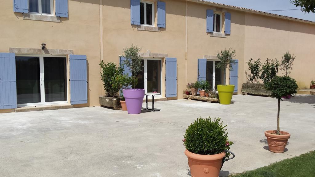 Mas Saint Julien Bed and Breakfast Cavaillon Exteriör bild