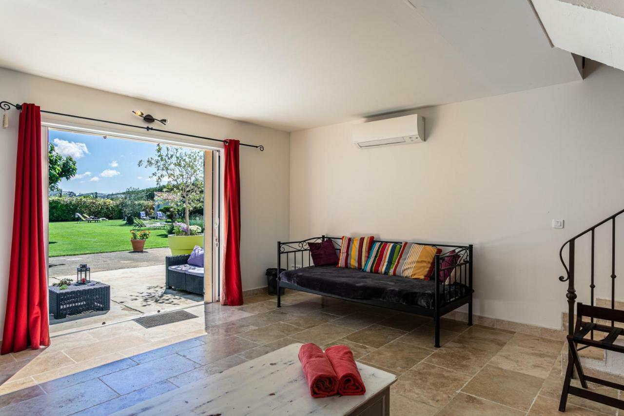 Mas Saint Julien Bed and Breakfast Cavaillon Exteriör bild