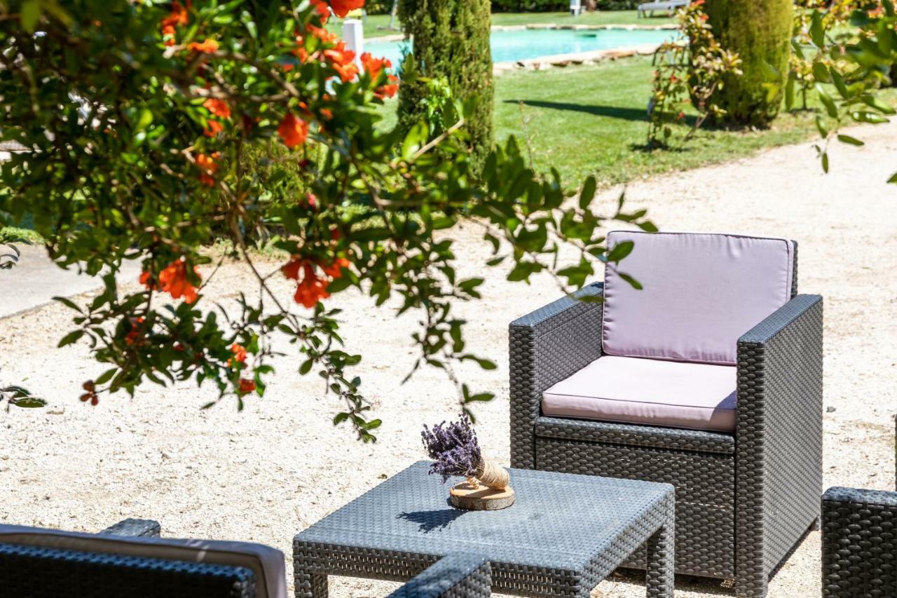 Mas Saint Julien Bed and Breakfast Cavaillon Exteriör bild